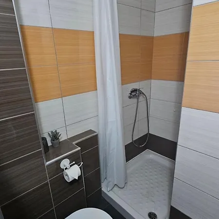 Alexa Seaside - 30m From The